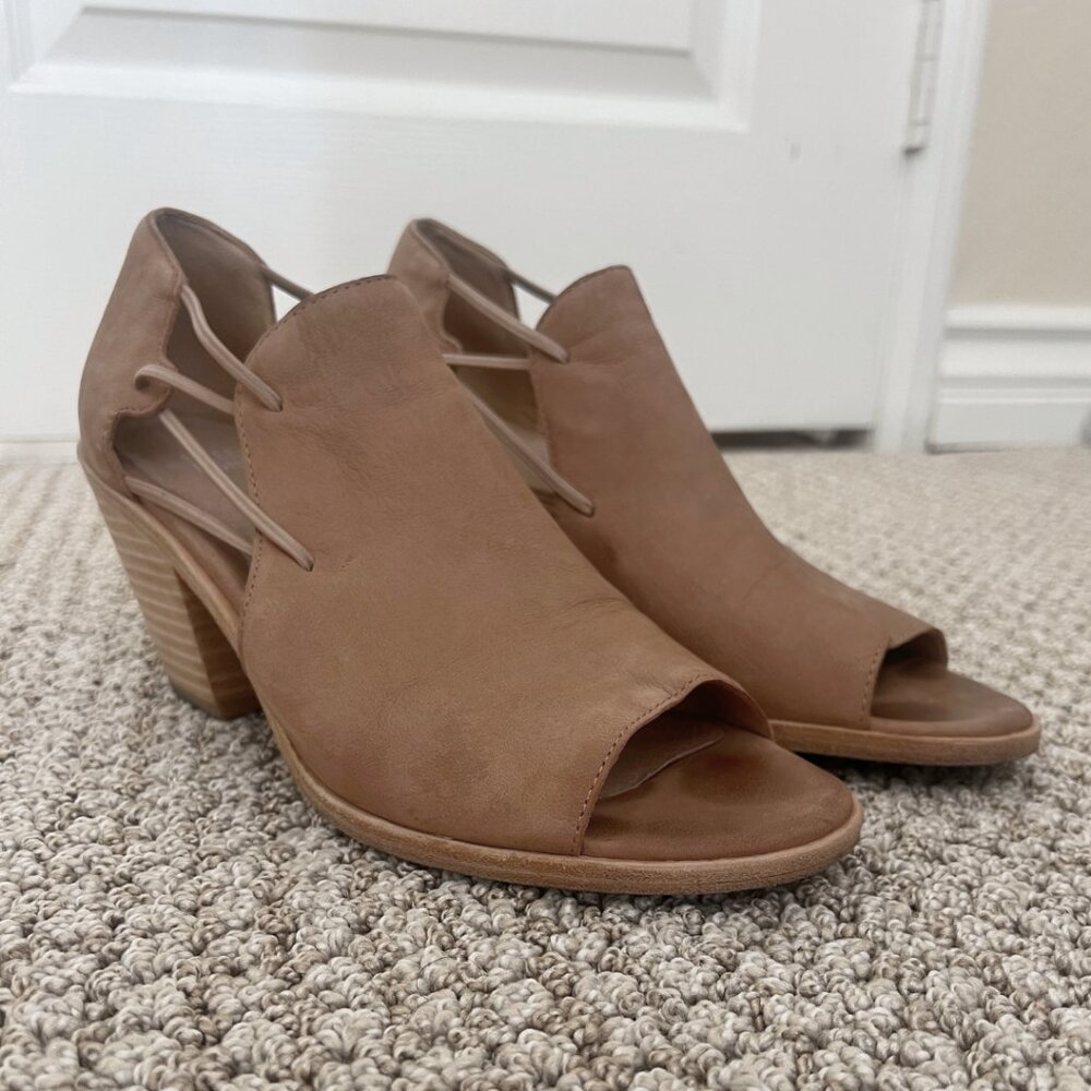 Eileen Fisher Beige NIKKI Peep Toe Sandals Shoes Size 8.5